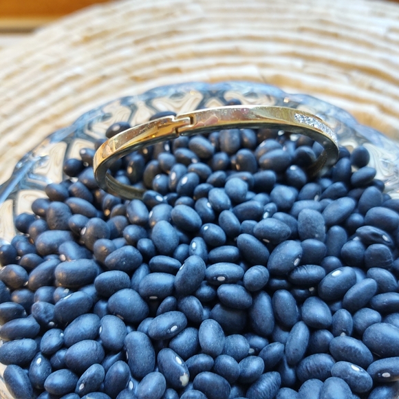 Vintage Goldtone Rhinestone Bangle - Picture 14 of 14